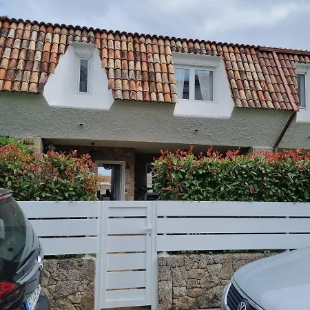 En El Centro De Con Vistas Y Piscina Сasa de vacaciones Baiona