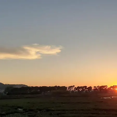 En El Centro De Con Vistas Y Piscina Сasa de vacaciones Baiona